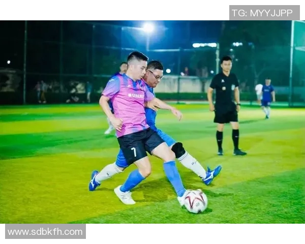 球星齐聚绿茵激情对决展现技艺友谊共赢点燃足球盛宴